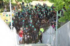 Triathlon Ingolstadt 2019 - Die Schwimmer in der Wartezone - Foto: Jürgen Meyer