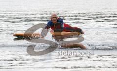 Triathlon Ingolstadt 2010 - Sieger Faris Al-Sultan allein im Wasser Wasserwacht