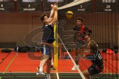 2023_11_25 - Landesliga - Saison 2023/24 - Volleyball - TV 1861 Ingolstadt - TSV Haunstetten -  - Merz Mathias #2 Ingolstadt - Langer Moritz rot Haunstetten - Foto: Meyer Jürgen