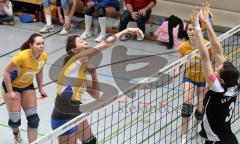 Volleyball Damen - ESV Ingolstadt - SV SW München - mitte A. Böhm schmettert und wird geblockt. links Andrea Hüttinger