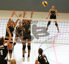 Damen Volleyball - MTV Ingolstadt - SW München - Blocken von links R. Knapp 18 Schmidbauer 17 S. Schuster