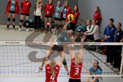 Volleyball Damen MTV Ingolstadt gegen TSV Obergünzburg - Fronecke F. (blau) beim Schmetterball -Foto: Jürgen Meyer