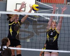 Damen Volleyball - MTV Ingolstadt - SW München - Blocken links S. Schuster und rechts R. Steurer