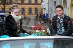 Schlüsselübergabe vom Rathaus an das Prinzenpaar - Kinderprinzenpaar René I. und Anna-Lena I - Foto: Jürgen Meyer