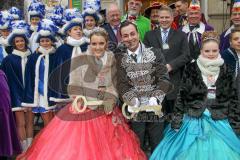 Schlüsselübergabe vom Rathaus an das Prinzenpaar -  Prinz André I. und ihrer Lieblichkeit Prinzessin Daniela I - OB Dr. Christian Lösel - Foto: Jürgen Meyer