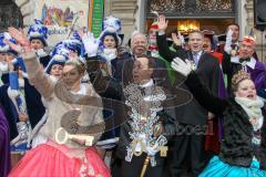 Schlüsselübergabe vom Rathaus an das Prinzenpaar -  Prinz André I. und ihrer Lieblichkeit Prinzessin Daniela I - OB Dr. Christian Lösel - Foto: Jürgen Meyer