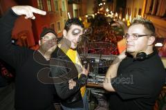 Bürgerfest Ingolstadt 2009 - Kupferstrasse - Die DJ in luftiger Höhe. Von links DJ Chinhead, Dj Tobys und DJ Pyro