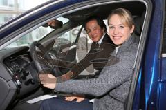 Magdalena Neuner wird neue Audi Markenbotschafterin - Fahrzeugübergabe in Ingolstadt mit Clemens Lee (Audi AG)