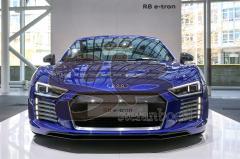 Audi - Jahrespressekonferenz 2015 - verschiedene Modelle in der Ausstellung, der neue R8 e-tron