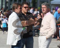 Audi in Ingolstadt - 60 Jahre Jubiläum - Gespräch auf der Piazza, Michael Schmatloch DK und Audi Chef Rupert Stadler rechts