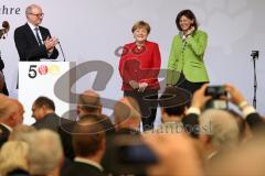 500 Jahre Bier Reinheitsgebot - Festakt in Ingolstadt Klenzepark - Festrede Bundeskanzlerin Angela Merkel mit Ilse Aigner, links Dr. Hans-Georg Eils, Brauer Bund