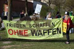 500 Jahre Bier Reinheitsgebot - Festakt in Ingolstadt Klenzepark - Festrede Bundeskanzlerin Angela Merkel - Friedensdemo vor der Veranstaltung